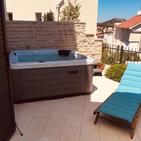 Boutique La Perla Jacuzzi Lägenhet Murter Exteriör bild