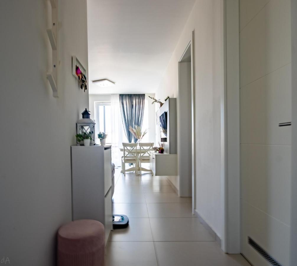 Boutique La Perla Jacuzzi Lägenhet Murter Exteriör bild
